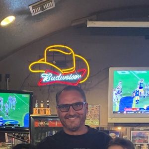 Meet your Posher, Dennis